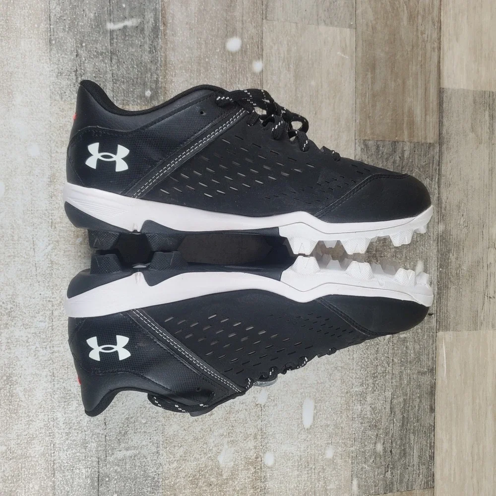 Under Armour Leadoff Low Mens Shoes Sz 8 Black Leather Lace Up Soccer Cleats